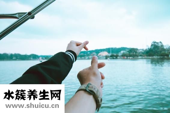 男生头发直怎么办