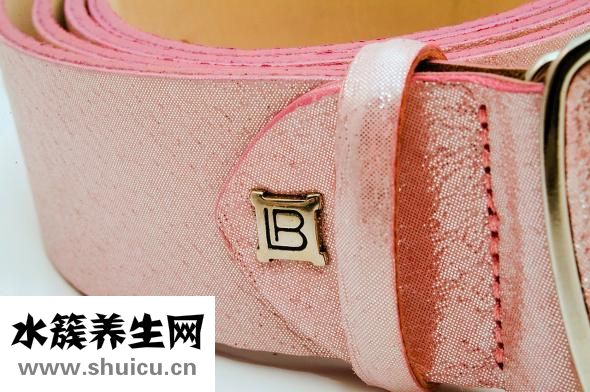 结婚腰带怎么系