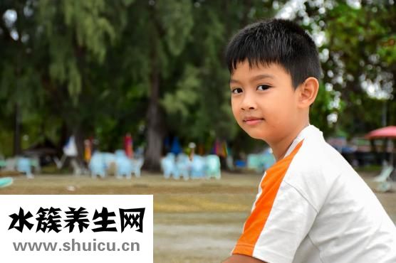男生头发怎么变蓬松