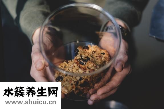 怎么辨别舌系带短