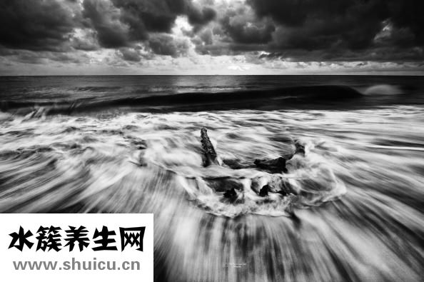 足球怎么用身体