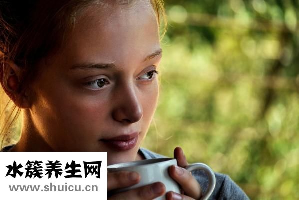 总是板着脸怎么办