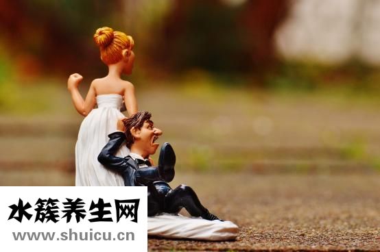 你和他怎么了