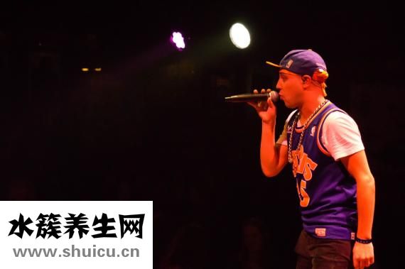 男人怎么微笑