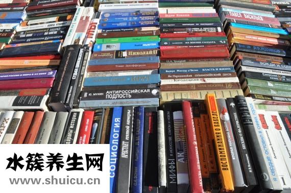 他近视了英语怎么说