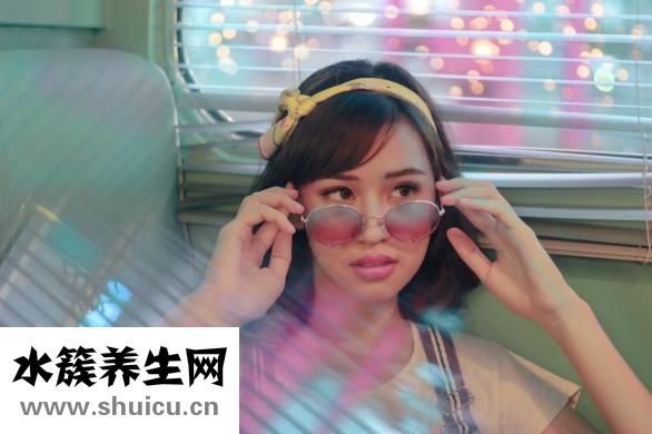 前移眼影怎么画