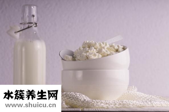 伊利纯牛奶怎么洗脸