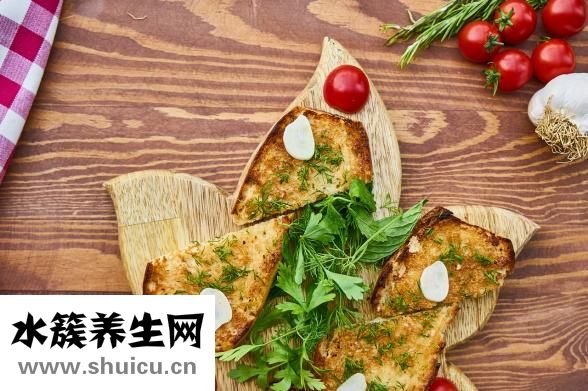 厨房冲着门口怎么办