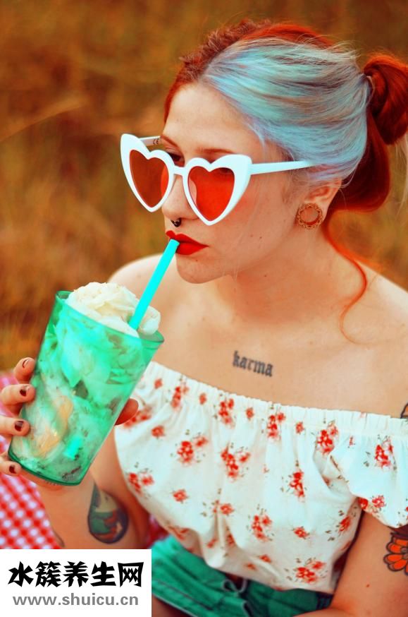 下眼袋发青怎么治疗