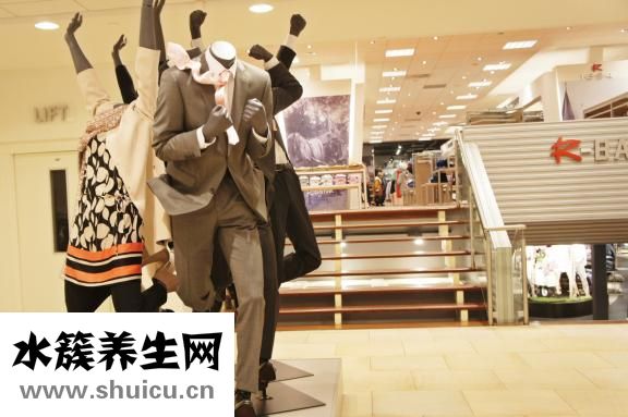 男装导购怎么做