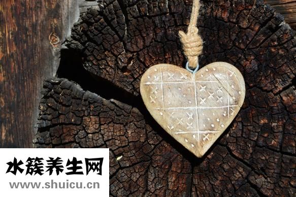心脏有水是怎么回事