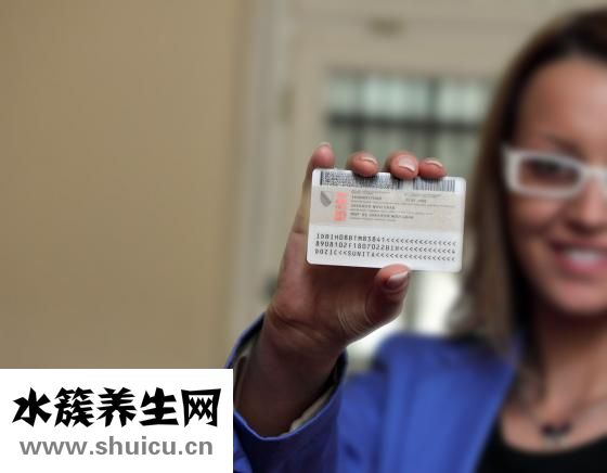 胸前不适是怎么回事