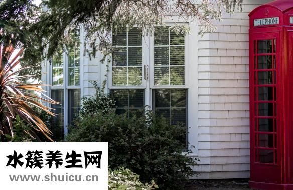 窗户上有水汽怎么办