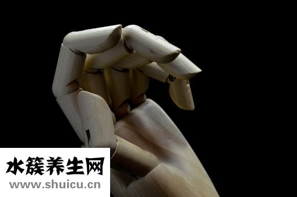手指硬壳皮肤怎么办