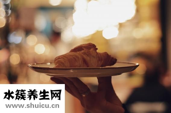 羊角帽头发怎么弄里