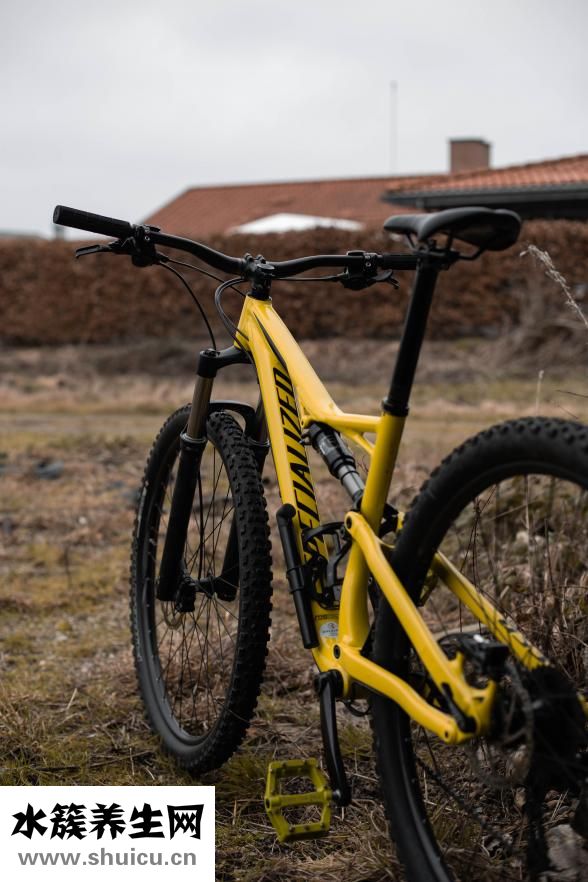 山地车后刹车怎么调