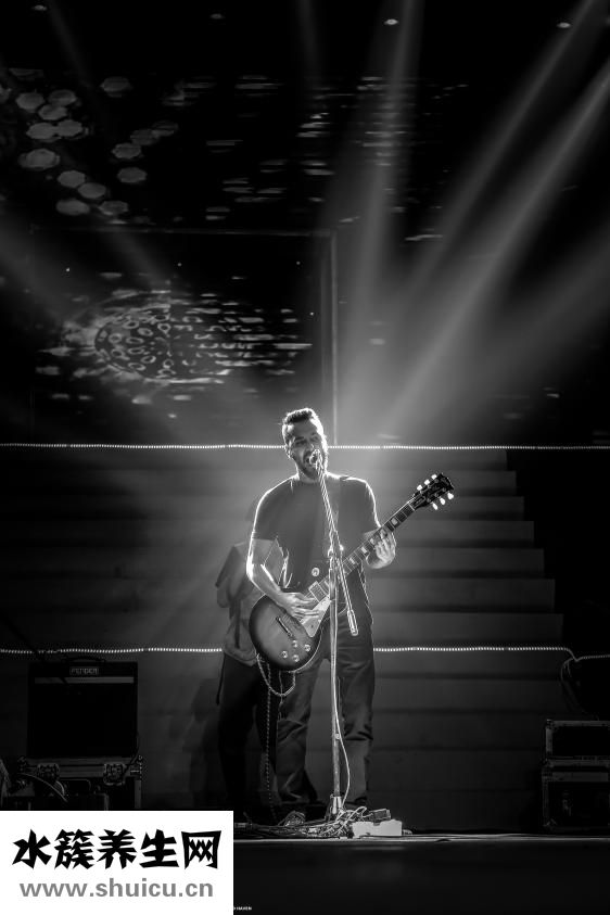 混色毛衣泛黄怎么办