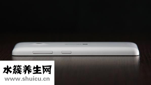耳机怎么塞到耳朵里