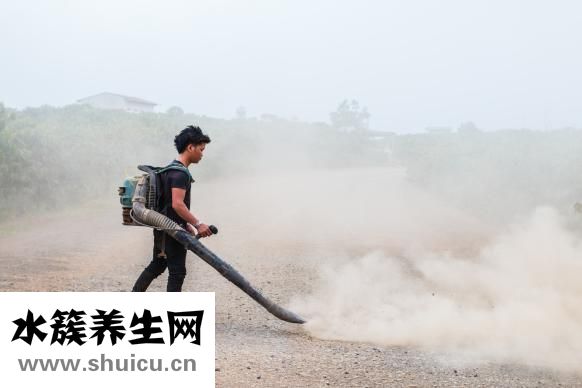 肺里吸入灰尘怎么办