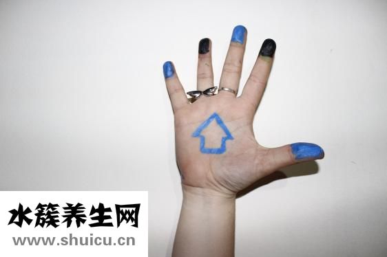 彩笔弄到手上怎么洗
