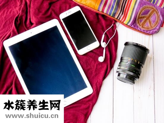 烫发怎么把头发弄直