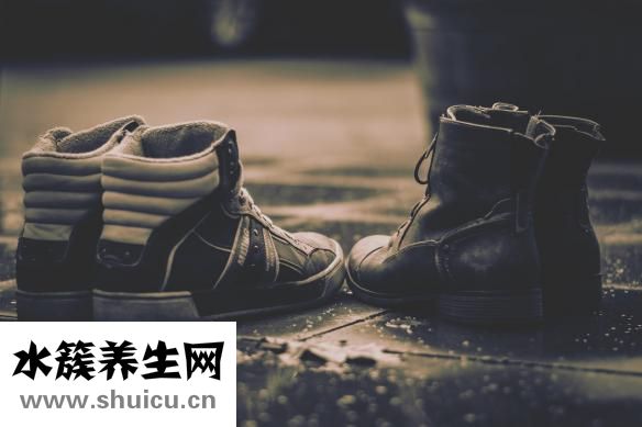 指甲里扎刺怎么办