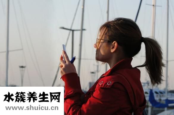 自己怎么弄出耳结石