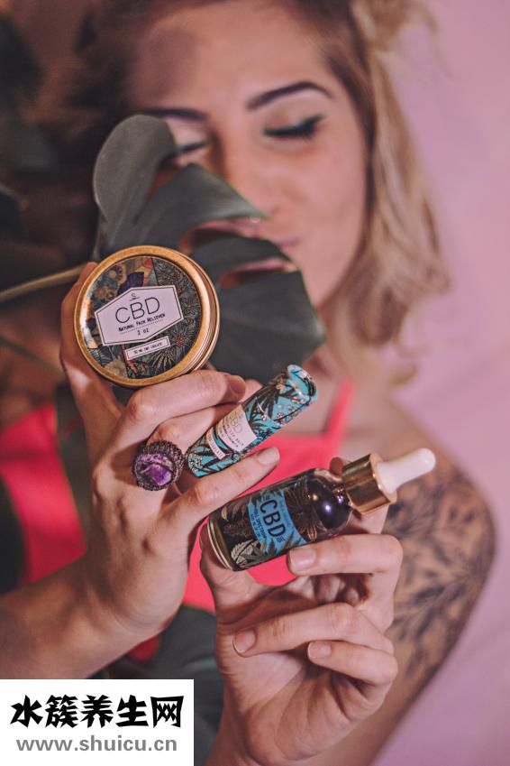 烫发怎么把头发弄直