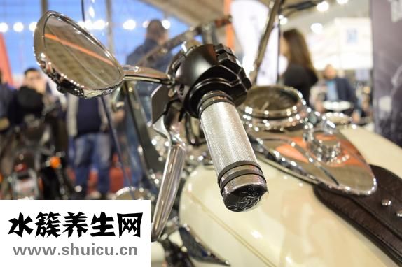 宝宝吃奶粉吐怎么办