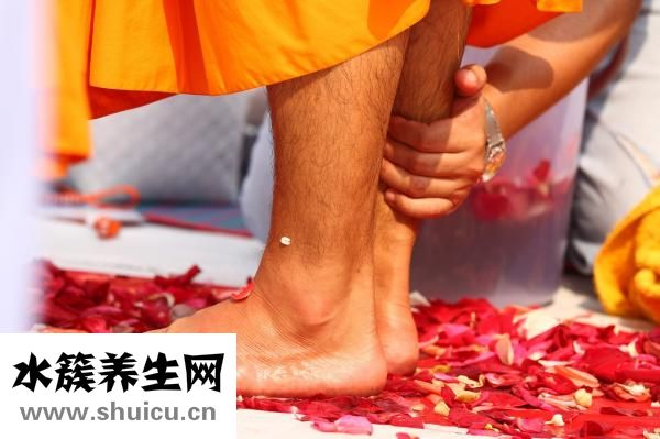 胸大肌怎么练