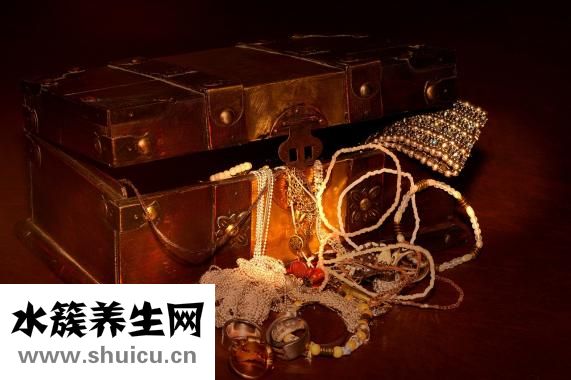 黄鼠狼小便怎么去除
