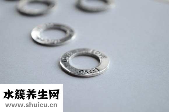 银戒指变黄怎么清洗