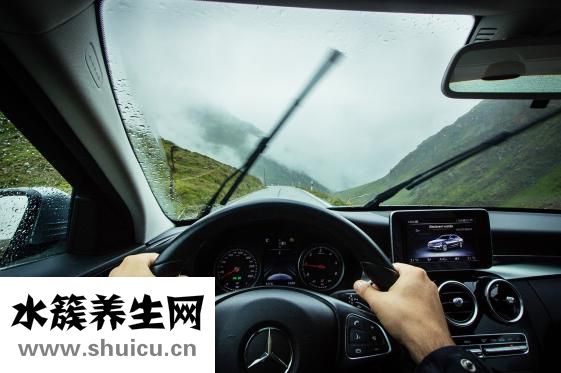 下巴脱臼怎么办自救