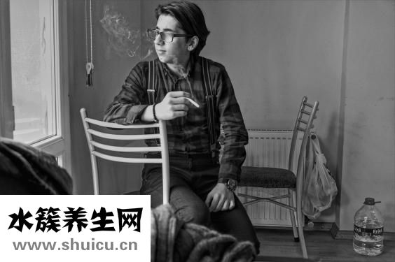金钱树换盆怎么浇水