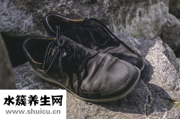 鹿皮绒靴子怎么清洗