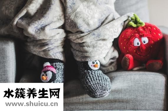 双脚肿胀是怎么回事