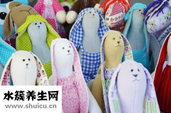 右耳突然耳鸣怎么办