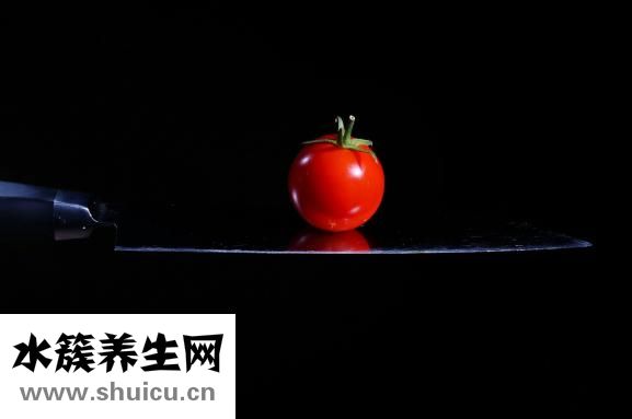 便西两颗扣子怎么扣