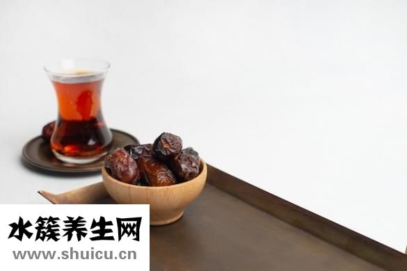 醋泡黑豆赶紧学起来保养白发和发际线