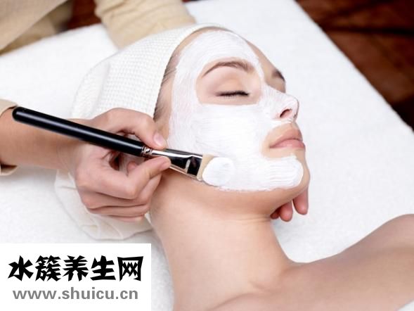 第一次生娃剖腹产妈妈用普通缝线缝合侧切伤口