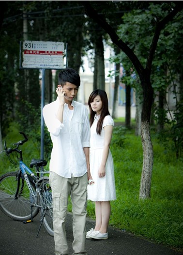 送什么礼物？内马尔转身就亲了女友妹妹