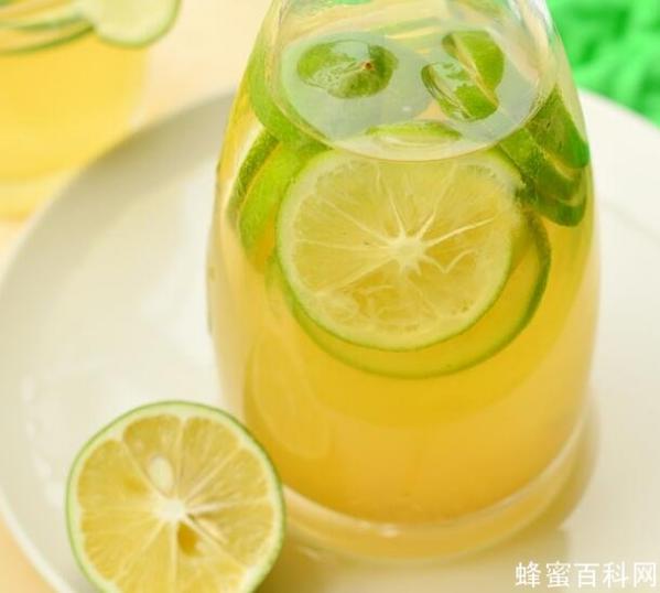 柠檬蜂蜜水的制作方法（柠檬蜂蜜水的作用与功效与作用）