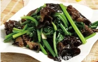 宫颈癌出血是鲜血还是淤血宫颈癌检查费用多少钱（宫颈癌出血是鲜血还是淤