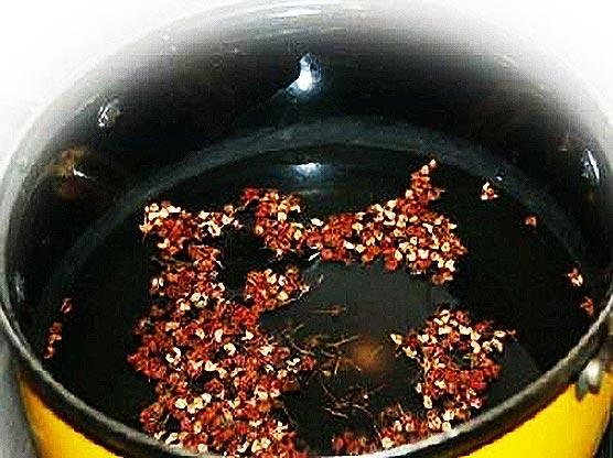 花椒水的功效与作用（花椒水泡脚的功效与作用）