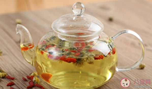 菊花茶和枸杞一起泡水有什么好处（菊花枸杞茶能天天喝吗）