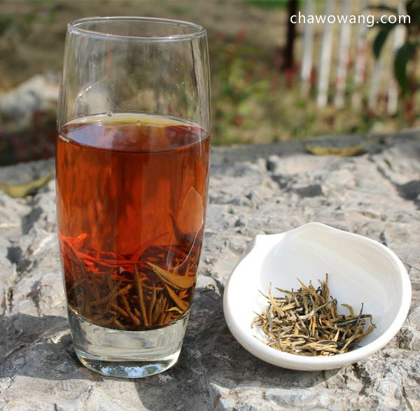 男人经常喝红茶的危害（男性长期饮用红茶的副作用）