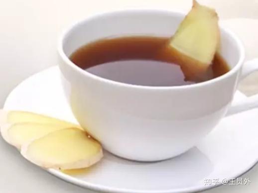 生姜红糖水的功效与作用及禁忌（生姜红糖水的功效与作用及禁忌气血双生酒