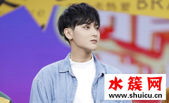 吴亦凡锅盖头