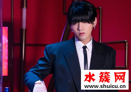吴亦凡锅盖头