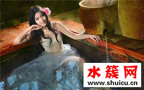 泡温泉出汗是排毒吗